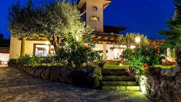 Enceinte de lâhĂ©bergement