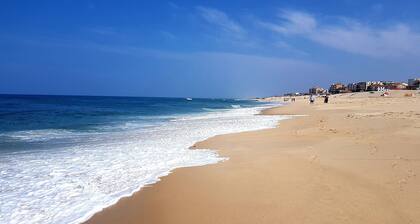 T2 by the beach, with pool, WIFI and cable TV, in Praia do Pedrogão