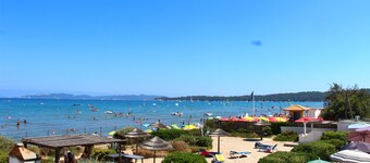 Duplex 150m2 12/14 pax les pieds dans l'eau, magnifique vue mer.