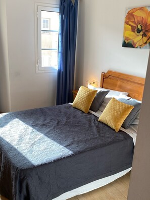 3 bedrooms, iron/ironing board, travel crib, free WiFi - Sleeps 4 Fully Equipped, Clean & Airy, Child Friendly House Overlooking Pool. (Antigua)