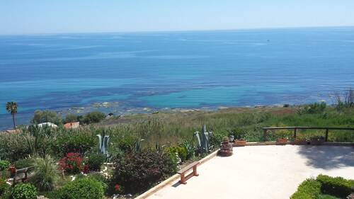 Villavenezia apartment in villa with garden on the sea of Capo S.Marco Sciacca