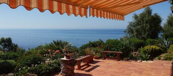 Villavenezia appartamento in villa con giardino sul mare di Capo S.Marco Sciacca