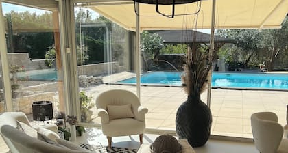 Large air-conditioned house, swimming pool Secure Very quiet Pétanque, Table tennis