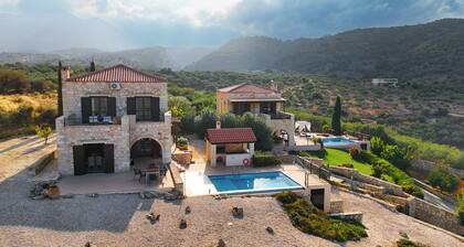 Villa Petra -Fantastic Sea and Mountain Views, High speed internet in all rooms