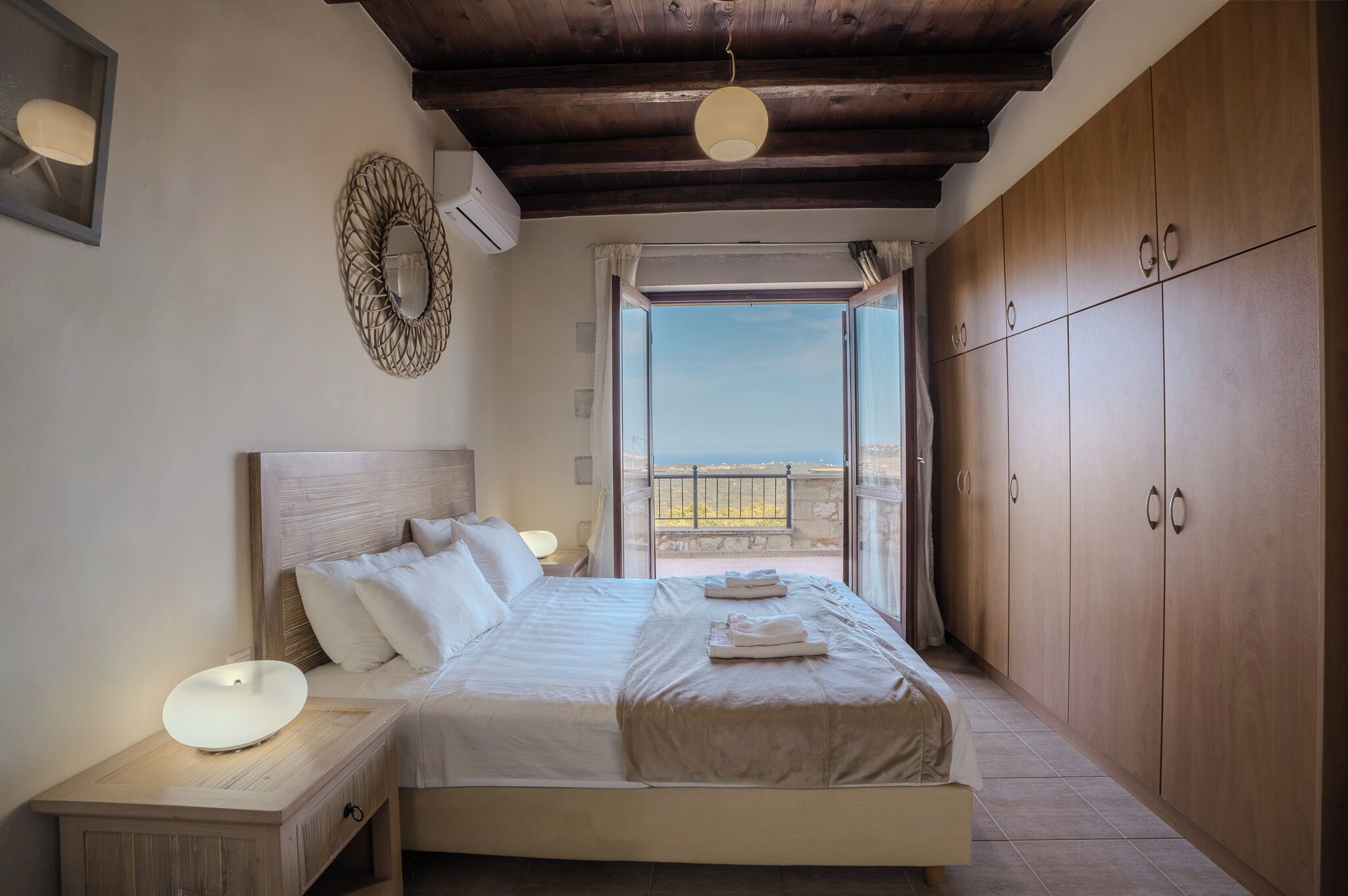 3 bedrooms, in-room safe, desk, iron/ironing board