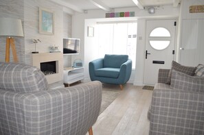 Smart TV, fireplace, video games, books