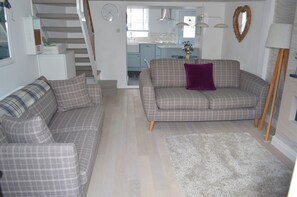 Smart TV, fireplace, video games, books