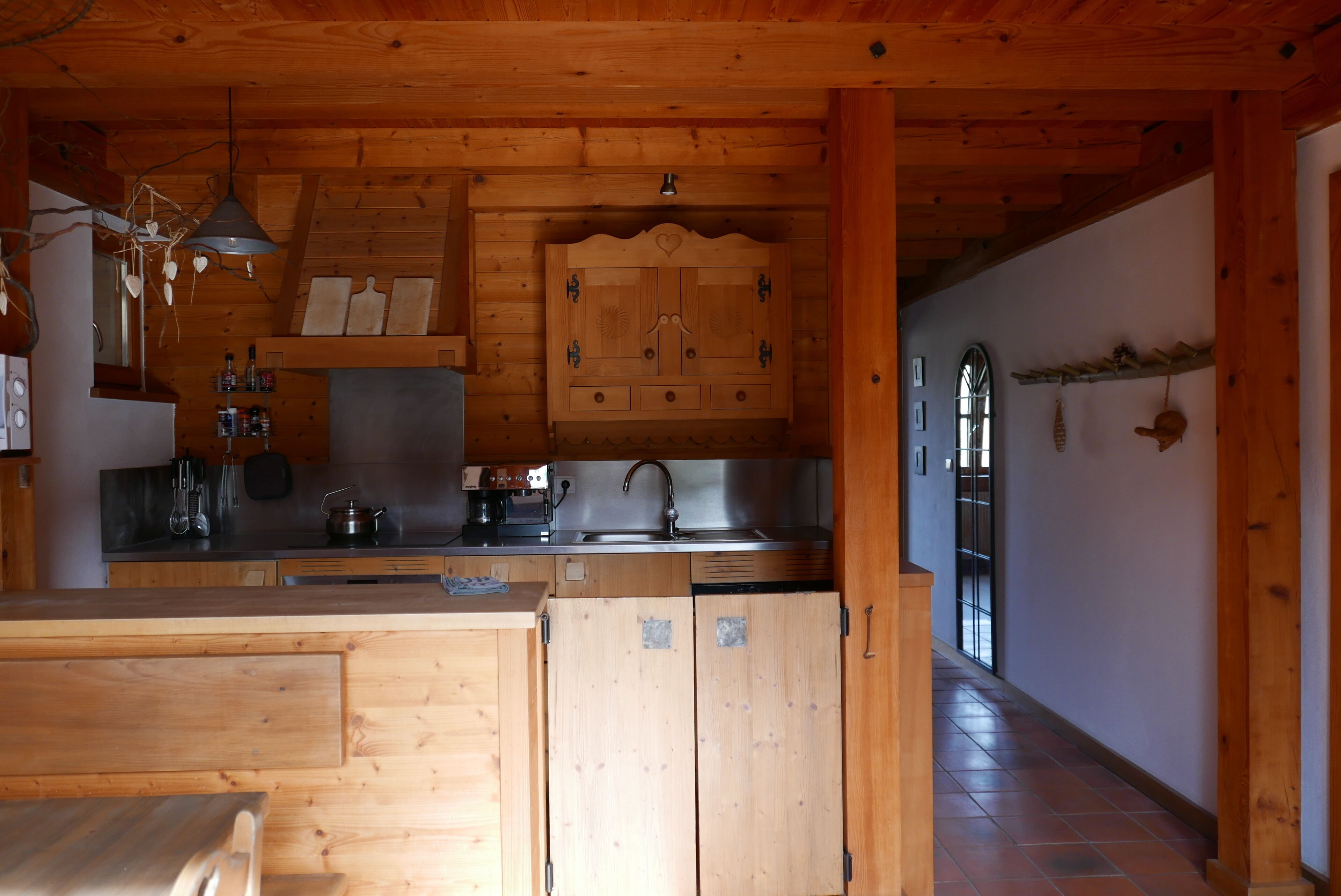 Kylskåp, mikrovågsugn, ugn och spishäll