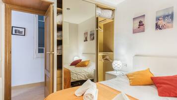 2 slaapkamers, een strijkplank/strijkijzer, wifi, beddengoed