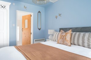 3 chambres, draps en coton égyptien, fer et planche à repasser