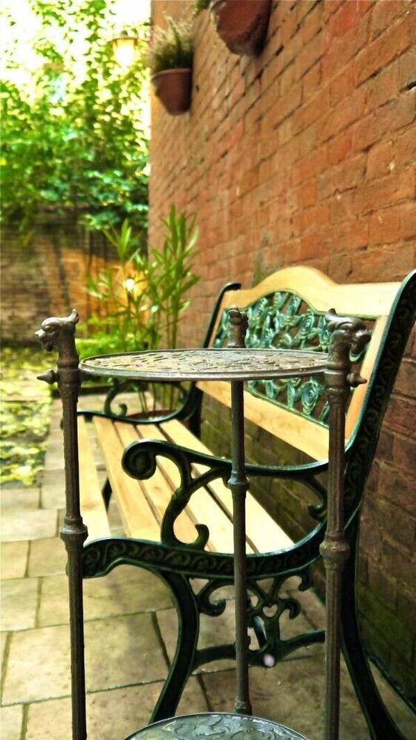 Terrace/patio - COZY BOLOGNA CENTRE APARTMENT WITH PRIVATE GARDEN  (Bologna)