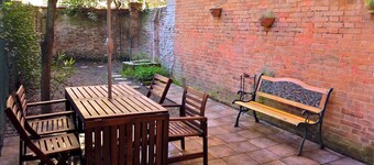 COZY BOLOGNA CENTRE APARTMENT WITH PRIVATE GARDEN 