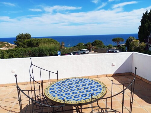 Recanto do Brasil, 3 bed Villa With Private Jacuzzi And Panoramic Sea Views.