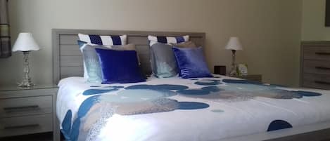 1 camera, tende oscuranti, ferro/asse da stiro, Wi-Fi gratuito