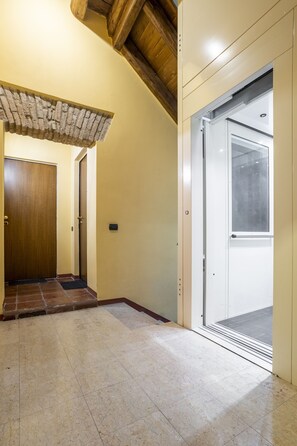 Interior - Holiday house with 4 beds and 2 bathrooms in the centre 50 m from the castle (Ferrara)