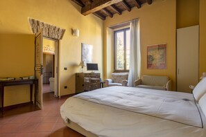 1 bedroom, in-room safe, iron/ironing board, free WiFi - Holiday house with 4 beds and 2 bathrooms in the centre 50 m from the castle (Ferrara)