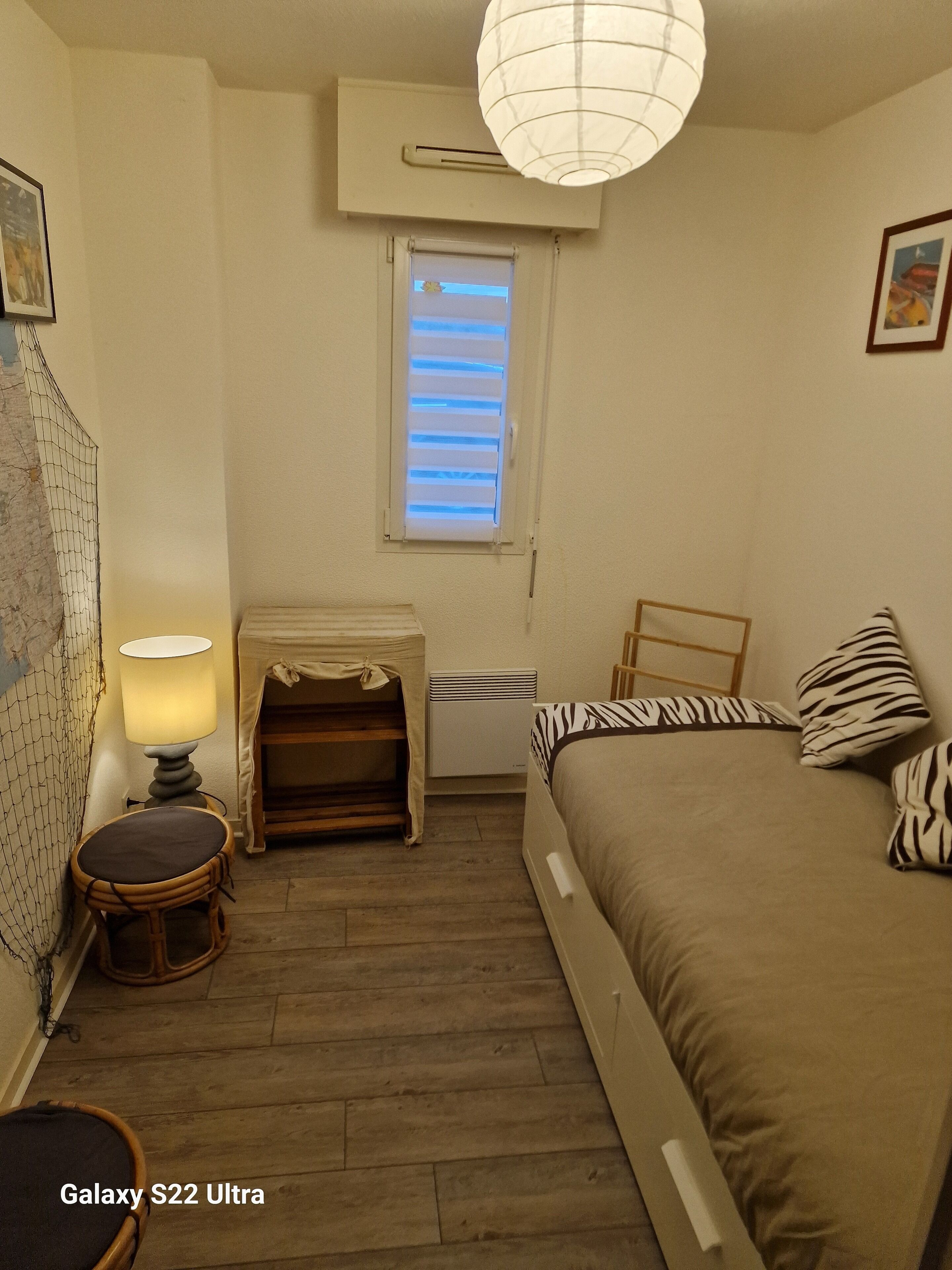 2 bedrooms, desk, iron/ironing board, travel crib