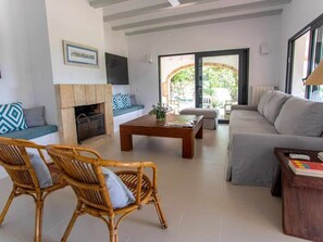 Smart TV, fireplace, ping pong, books - New house: Heated swimming pool, large BBQ, 100MB wifi, air conditioning (Tosalet, El (Javea/Xabia))