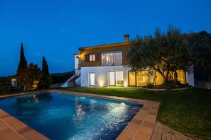 Outdoor pool - Nature, luxury and tranquility with views of the sea and the mountains (PEDREGUER)