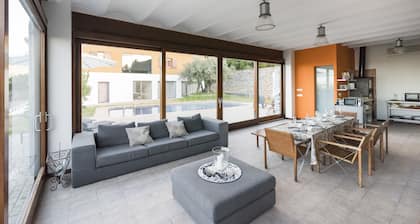 Upea majoitus nauttia ja rentoutua perheessä