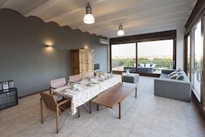 Dining - Nature, luxury and tranquility with views of the sea and the mountains (PEDREGUER)