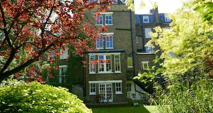 Appartement de jardin calme Ă Camden Town.