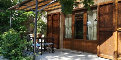 Gite Montemirello, with garden and swimming pool