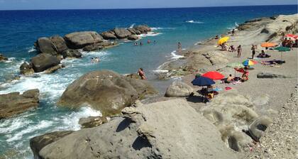 Villa mit privatem Pool und Tennisplatz auf den Hügeln des Capo d'Orlando