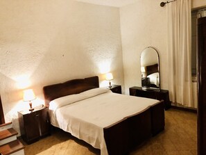 4 bedrooms, iron/ironing board, WiFi, bed sheets - Villa with private pool and tennis court on the hills of Capo d'Orlando (Capo d'Orlando)