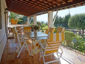 Outdoor dining - Villa with private pool and tennis court on the hills of Capo d'Orlando (Capo d'Orlando)