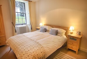 2 bedrooms, iron/ironing board, travel crib, free WiFi