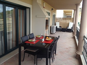 Outdoor dining