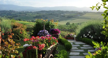 Talo puutarhalla kivitalossa