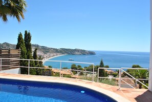 Pool - Grand villa with fantastic views to the Mediterranean Sea (La Herradura, Granada)