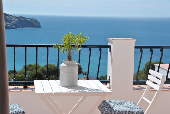 Property grounds - Grand villa with fantastic views to the Mediterranean Sea (La Herradura, Granada)