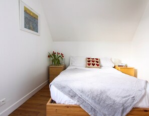 3 soverom, strykejern/-brett, wi-fi (inkludert) og sengetøy