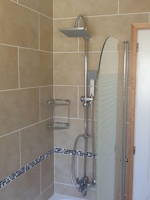 Combined shower/tub, hair dryer, towels - Luxury Villa With Private Pool, UK TV And Wi-Fi (Javea)