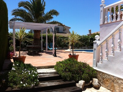 Luxury Villa With Private Pool, UK TV And Wi-Fi