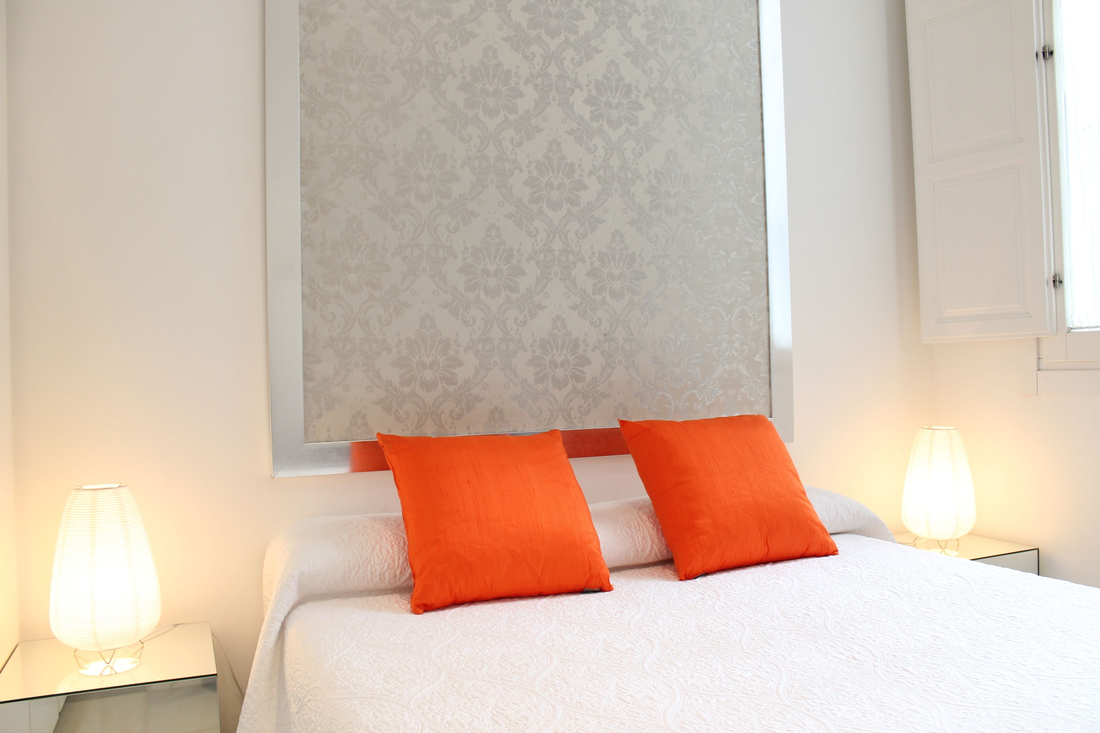 2 slaapkamers, een strijkplank/strijkijzer, gratis wifi, beddengoed