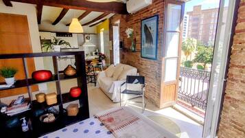 Tabla de planchar con plancha, cuna de viaje y wifi gratis