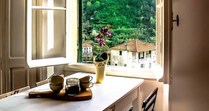CASA DOLCEVITA
Beautiful flat in medieval village with amazing views, free wifi