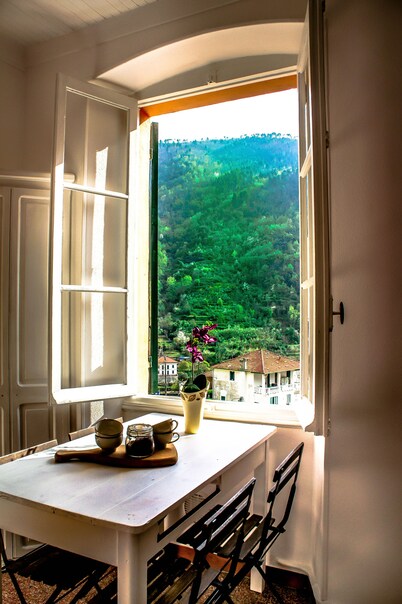 Top renovado apto en auténtico pueblo italiano con impresionantes vistas y naturaleza