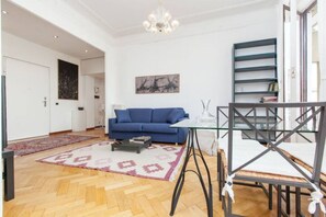 TV, DVD player - Petrella (Milano)