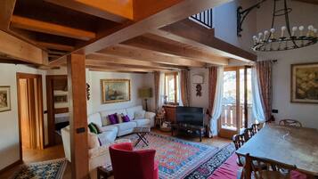 Smart-TV, DVD-Player, Bücher