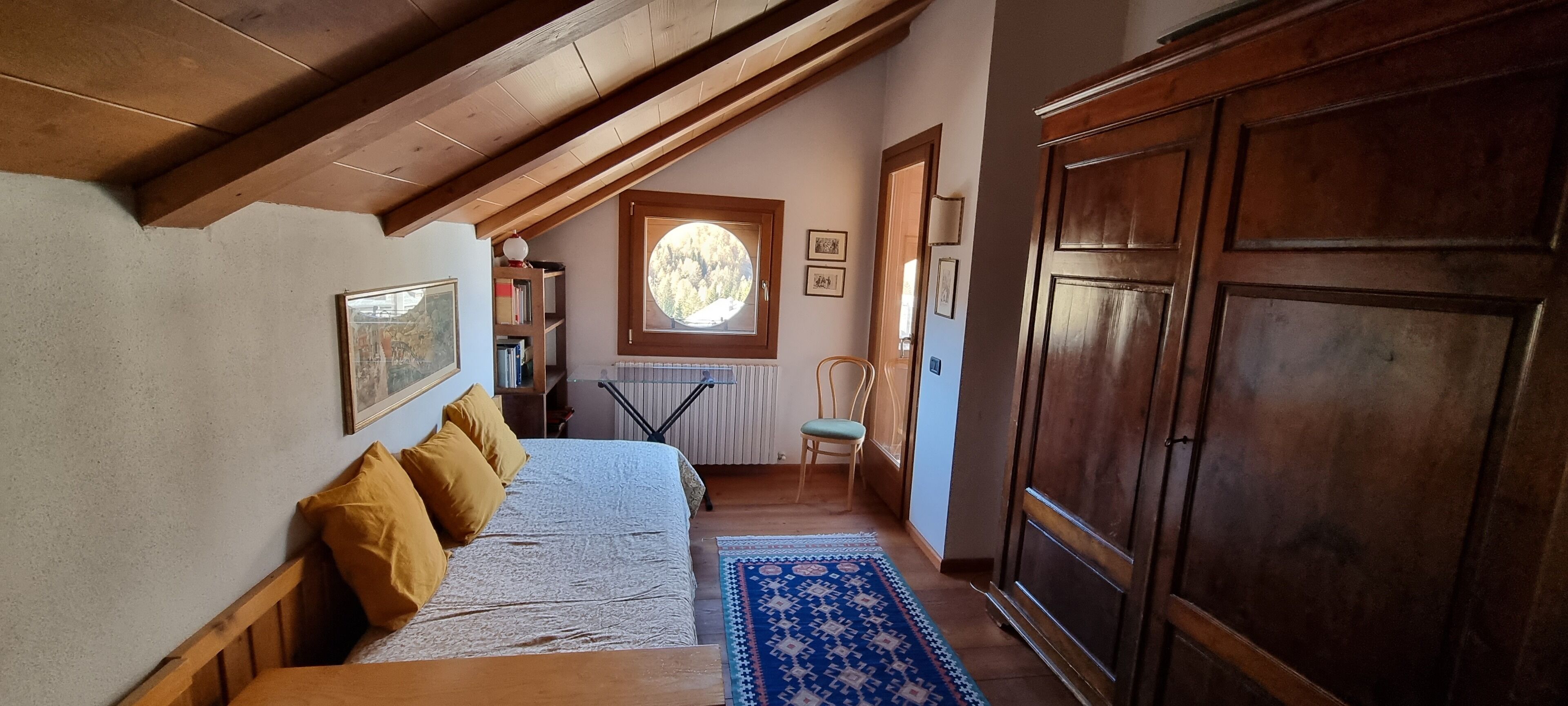 5 bedrooms, free WiFi, bed sheets