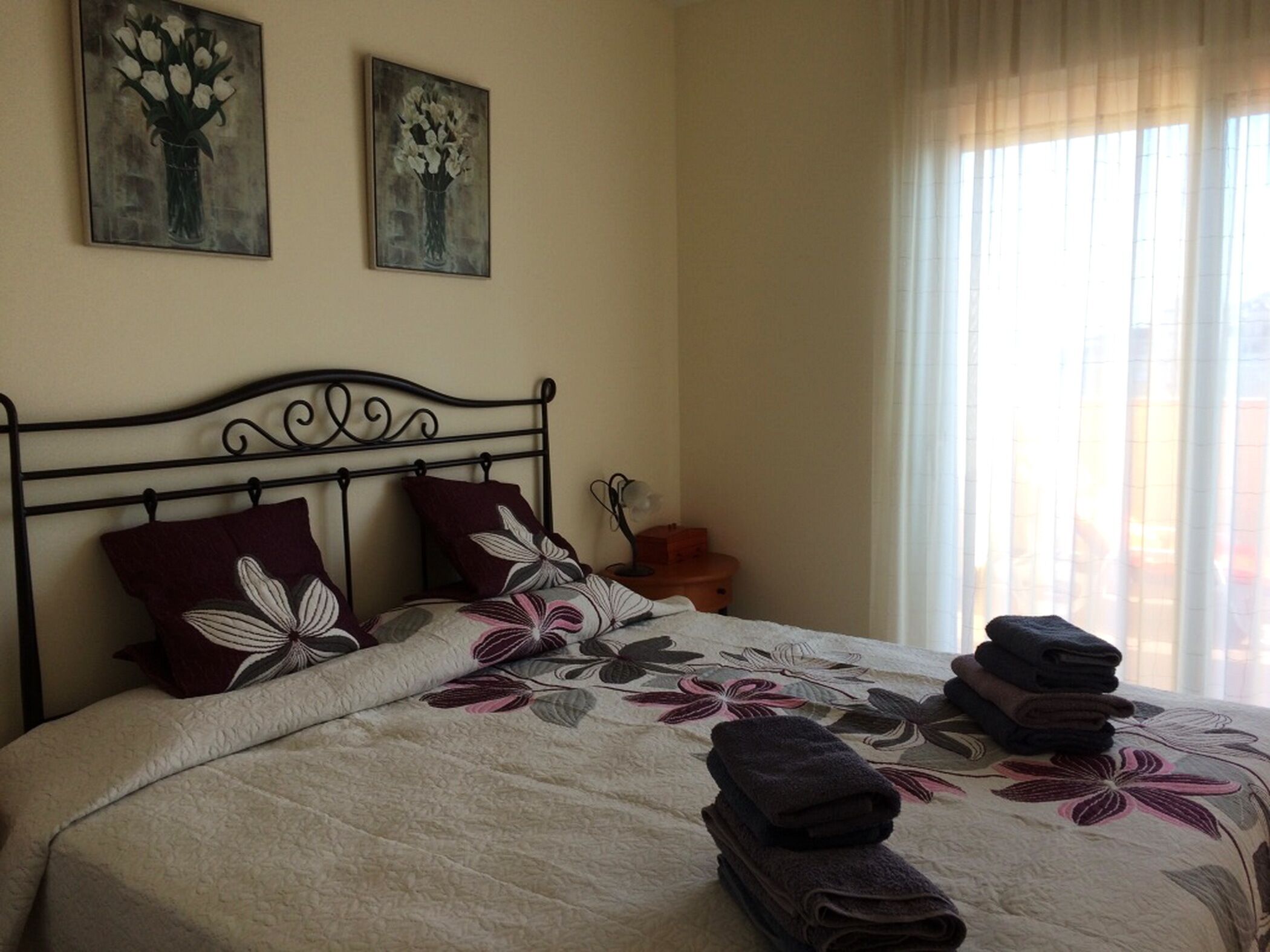 2 bedrooms, iron/ironing board, travel cot, free WiFi