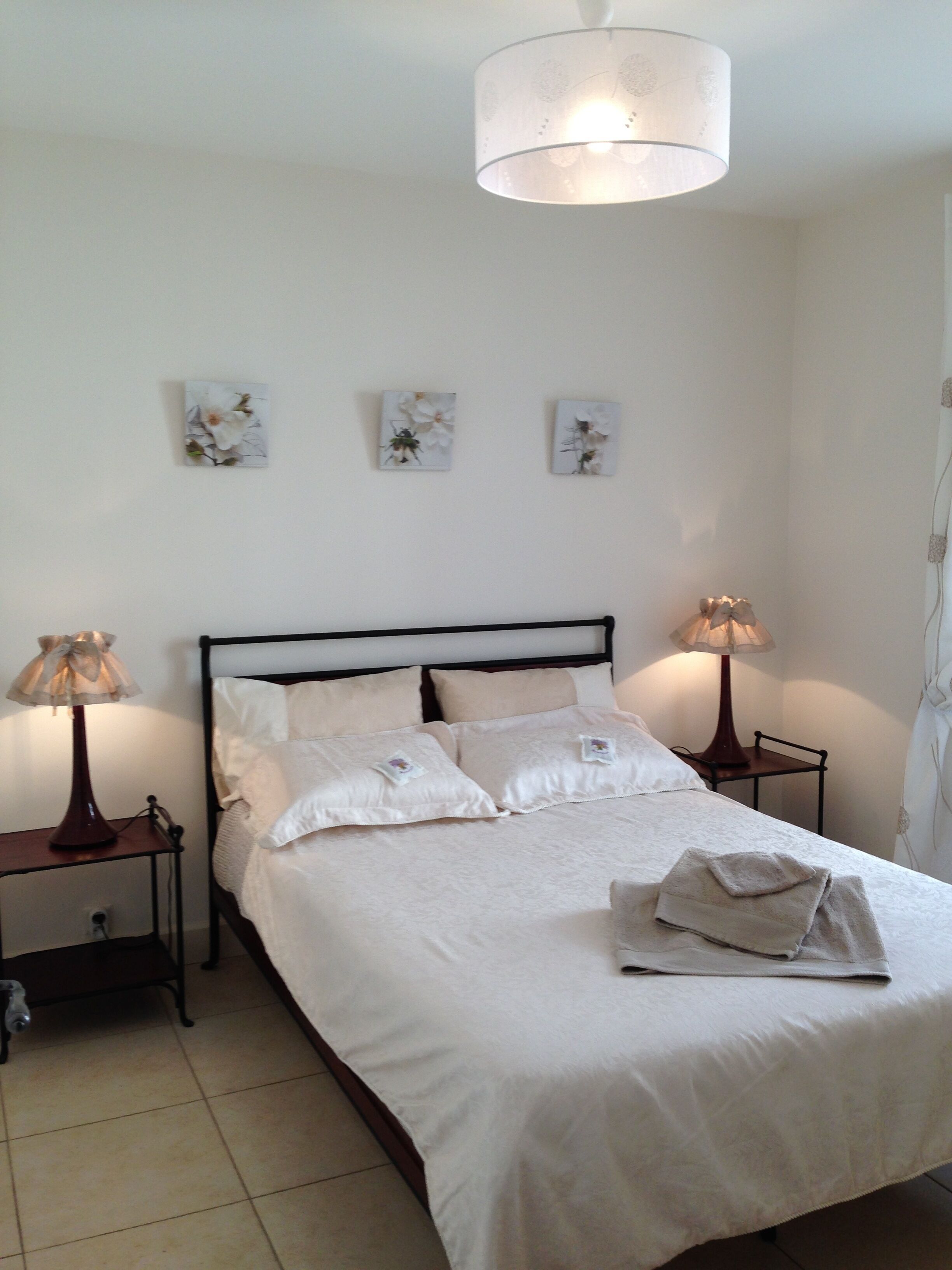 3 bedrooms, iron/ironing board, free WiFi, bed sheets
