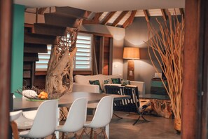 Fridge, microwave, oven, stovetop - Villa 4 * beach access for 8 people 4 bedrooms & 4 bathrooms (Saint-François)