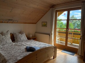 4 bedrooms, desk, iron/ironing board, travel cot - Ultimate Tranquillity at 1,100m - the Austrian Alm (buggl in bach)