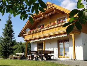 Exterior - Ultimate Tranquillity at 1,100m - the Austrian Alm (buggl in bach)